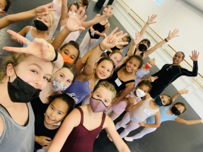 YoungDancersCampSelfie-scaled-1_400x300_acf_cropped